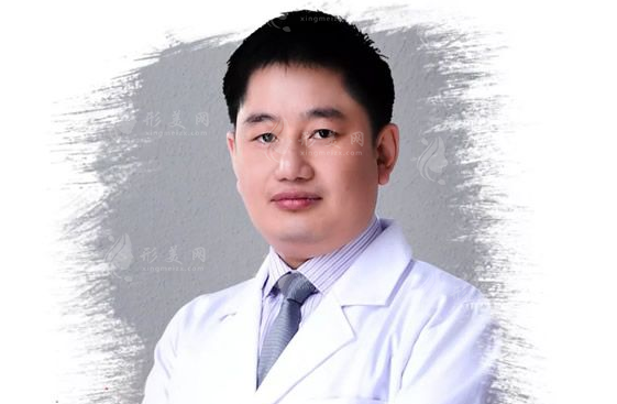 深圳寶麗醫(yī)療李信鋒院長做鼻子真的好嗎？深圳出名的鼻整形醫(yī)生推薦
