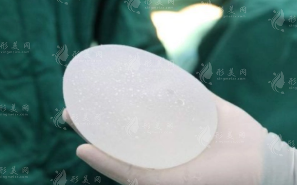 假體隆胸失敗的原因是什么？手術(shù)風(fēng)險大嗎？