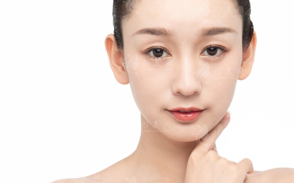 激光嫩膚費用大概是多少?術(shù)前應(yīng)該注意什么?