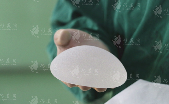 上海九院假體隆胸取出多少錢？實(shí)力醫(yī)生+項目介紹+內(nèi)附新價目表