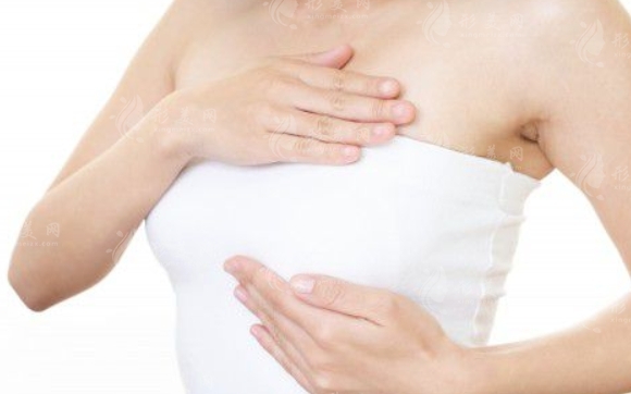乳房下垂矯正術(shù)：雙環(huán)法與垂直雙蒂法的詳解