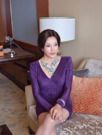 劉曉慶整容前后照片 62歲不服老的精神，依舊“少女” - 珍美網(wǎng)