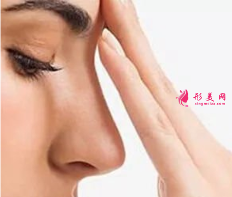 隆鼻手術(shù)后的護(hù)理注意事項(xiàng)