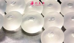 硅膠隆胸的優(yōu)缺點(diǎn)有哪些？