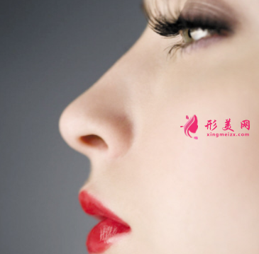 假體隆鼻的費(fèi)用大約是多少