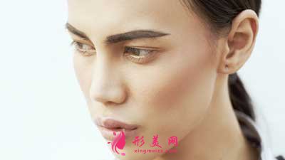 北京葉子整形美容醫(yī)院專(zhuān)家：教你如何正確的進(jìn)行眼部護(hù)理？