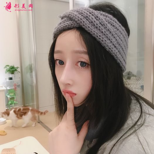 做完膨體隆鼻和自體軟骨隆鼻后，鼻子挺了很多