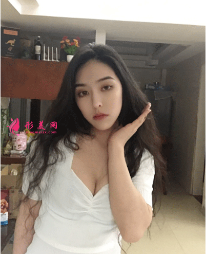 隆胸三個(gè)月后