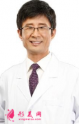 重慶銅雀臺(tái)整形醫(yī)院伍森林院長做假體隆胸的優(yōu)點(diǎn) 豐胸美乳