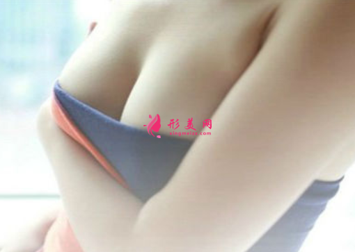 假體隆胸術(shù)后的護(hù)理事項(xiàng)