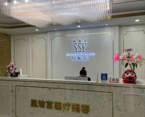 北京哪個醫(yī)院隆胸技術(shù)好？案例_收費(fèi)價格表一覽