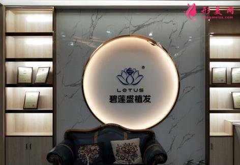廈門做植發(fā)醫(yī)院排名榜+價格表公布！新生、重森、海峽憑高滿意度上榜
